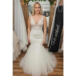Wedding Dress Fitted Sleeveless with beading size 6